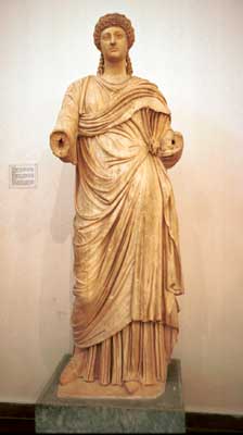 Statue of a woman 