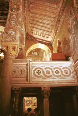 A balcony and part of the ceiling of the Palatina.