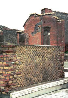 Many corners were decorated with brickwork. The middle part was supposed to look like fishing nets.